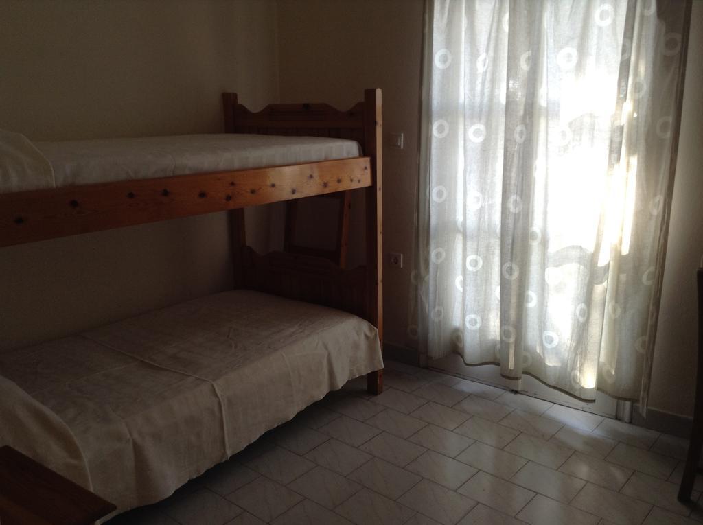 Rooms To Let Katerina & John'S Períssa Extérieur photo